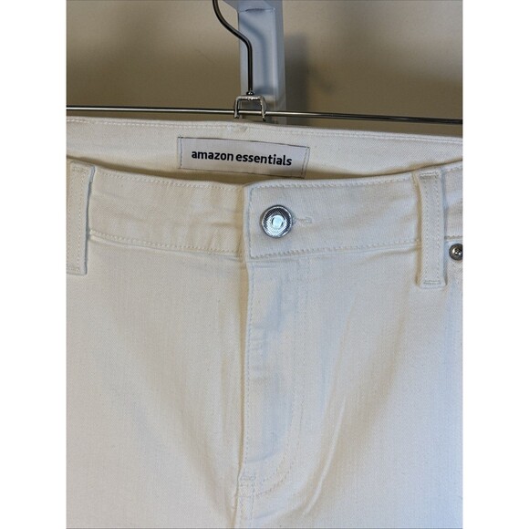 New Amazon Essentials Women's Mid-Rise Skinny Jean White Size 14. - Picture 3 of 5